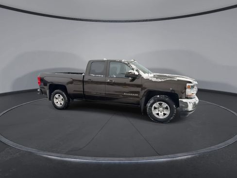 Used 2018 Chevrolet Silverado 1500 LT w/ All Star Edition image 9