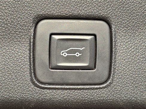 Used 2023 Chevrolet TrailBlazer ACTIV w/ Sun and Liftgate Package image 13