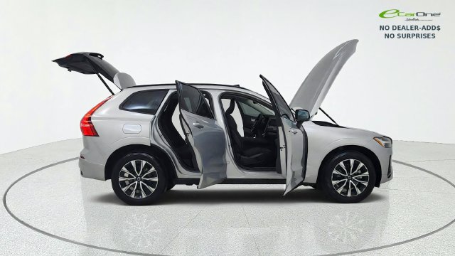 Used 2025 Volvo XC60 B5 Core AWD/4WD image 20