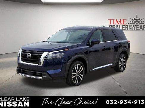 Certified 2025 Nissan Pathfinder Platinum AWD/4WD image 4
