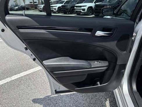 Used 2021 Chrysler 300 S w/ S Model Appearance Package RWD image 9