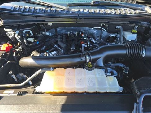 Used 2022 Ford Expedition Limited image 6