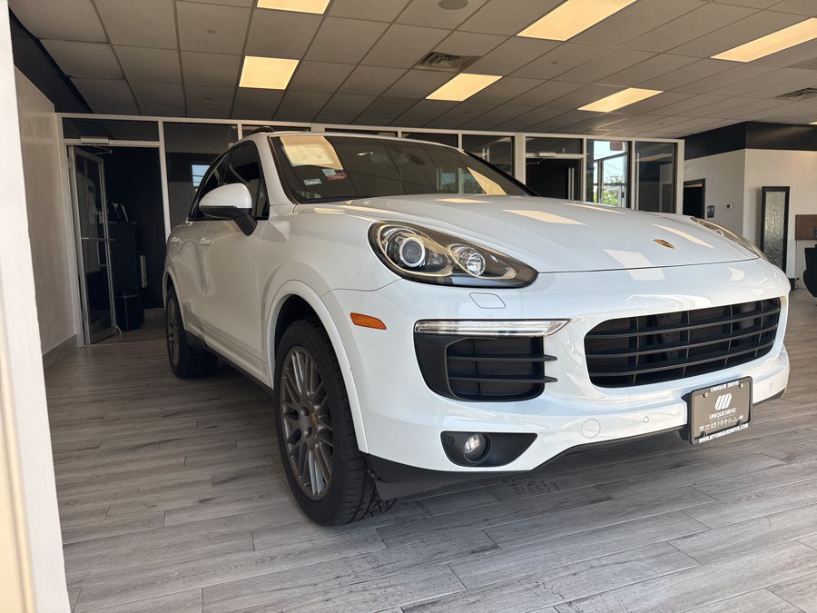 Used 2017 Porsche Cayenne Platinum Edition AWD/4WD image 3