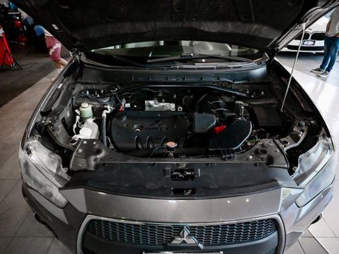Used 2010 Mitsubishi Outlander SE AWD/4WD image 33