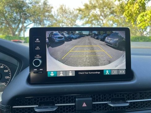 Used 2023 Honda HR-V EX-L image 8