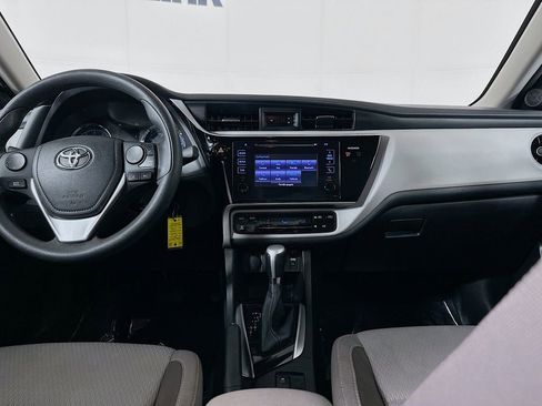 Used 2017 Toyota Corolla LE image 25