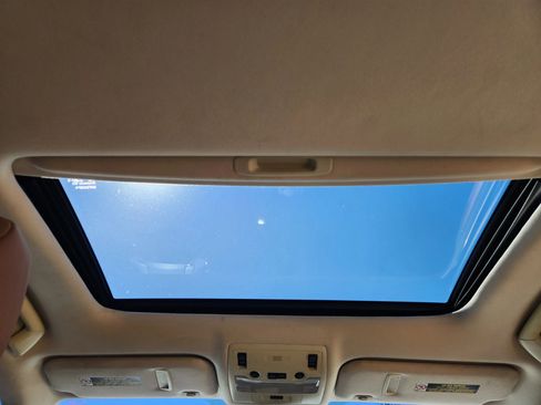 Used 2017 Lexus IS 200t w/ Premium Package image 15