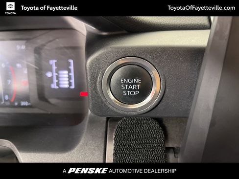 Used 2025 Toyota 4Runner SR5 AWD/4WD image 33