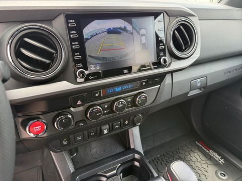 Used 2021 Toyota Tacoma TRD Pro AWD/4WD image 17