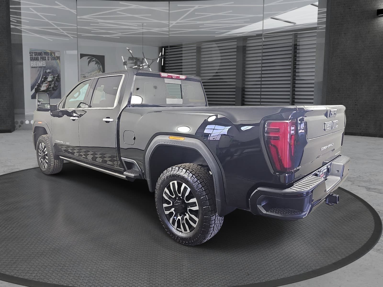 Used 2024 GMC Sierra 2500 Denali Ultimate AWD/4WD image 8