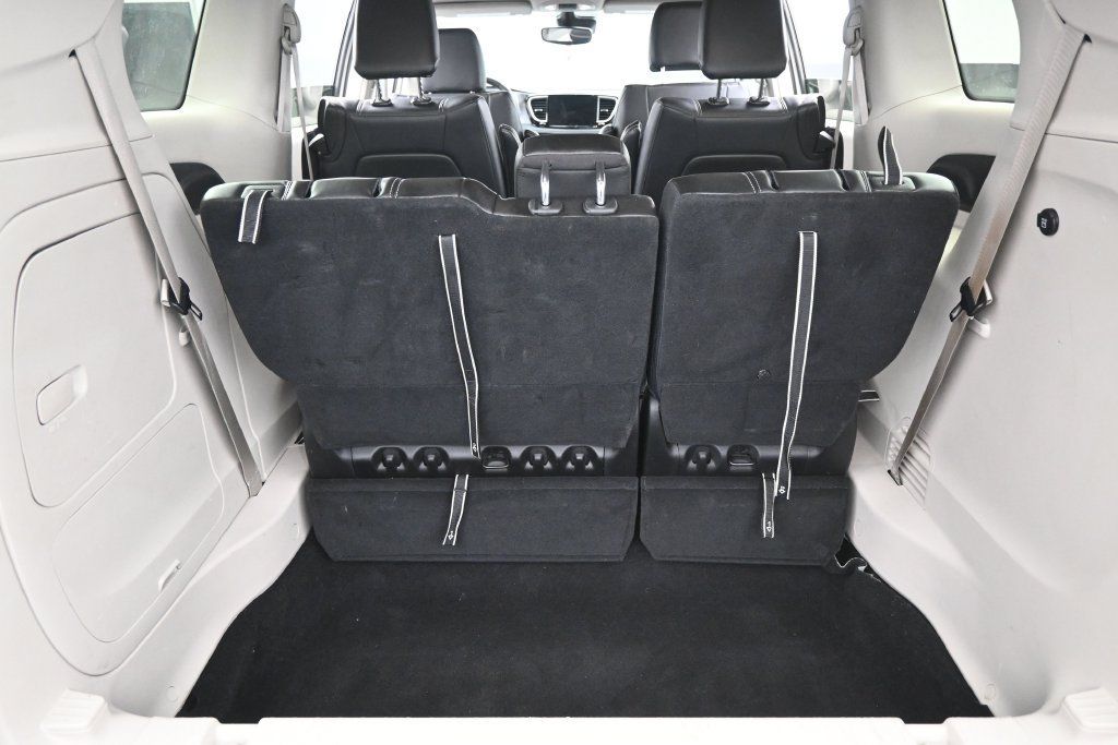 Used 2024 Chrysler Pacifica Limited FWD image 29