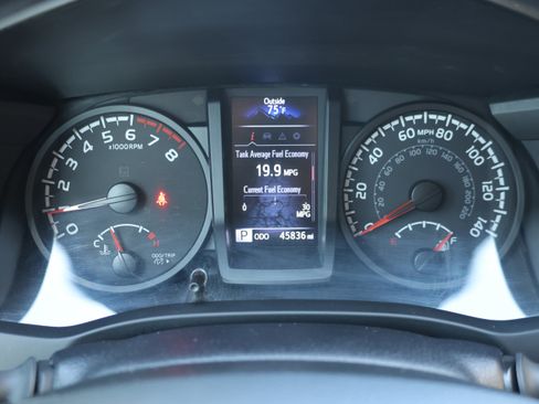 Used 2023 Toyota Tacoma SR AWD/4WD image 25