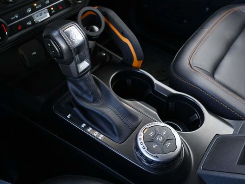 Used 2023 Ford Bronco Badlands w/ Sasquatch Package image 16