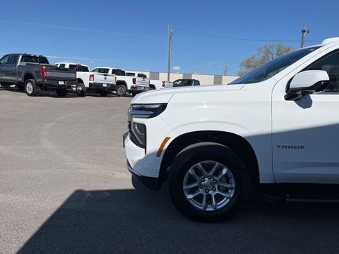Used 2025 Chevrolet Tahoe LT AWD/4WD image 4