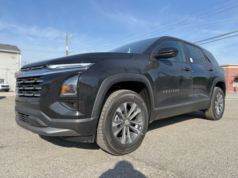 New 2026 Chevrolet Equinox LT AWD/4WD image 2