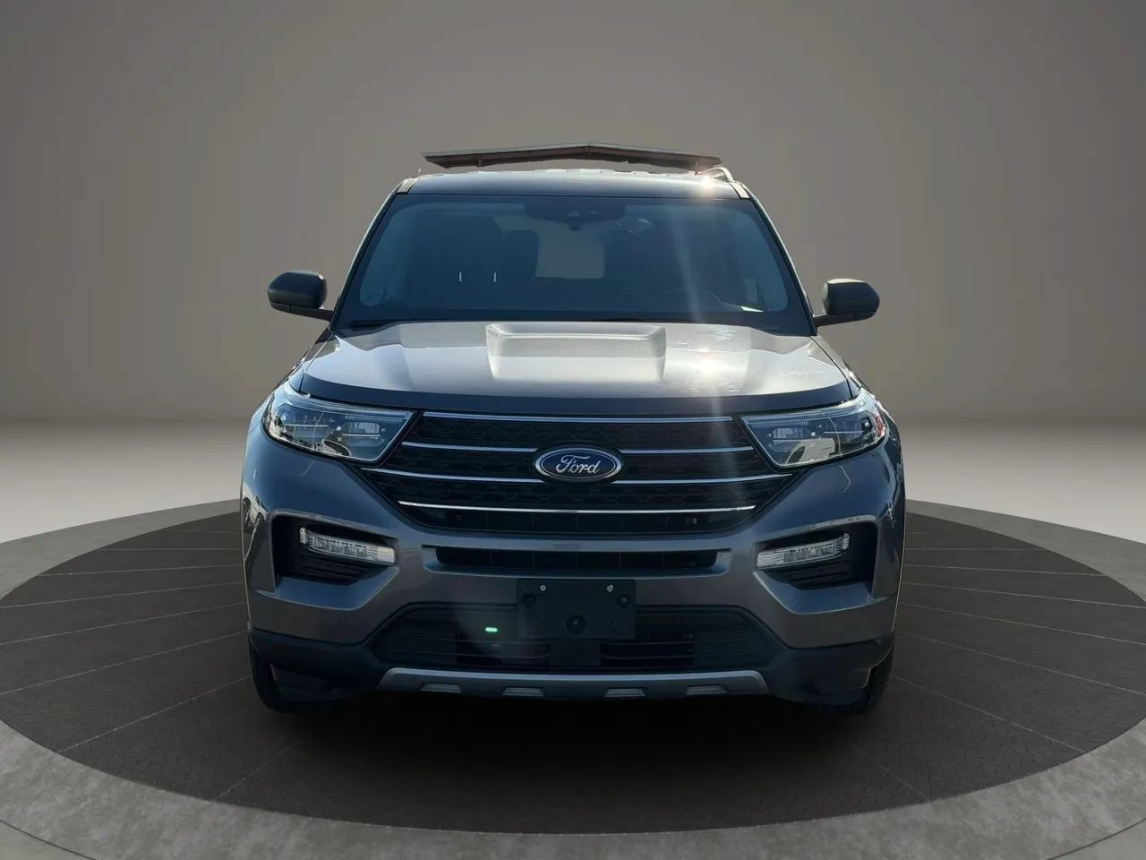 Used 2021 Ford Explorer XLT w/ Equipment Group 202A AWD/4WD image 9