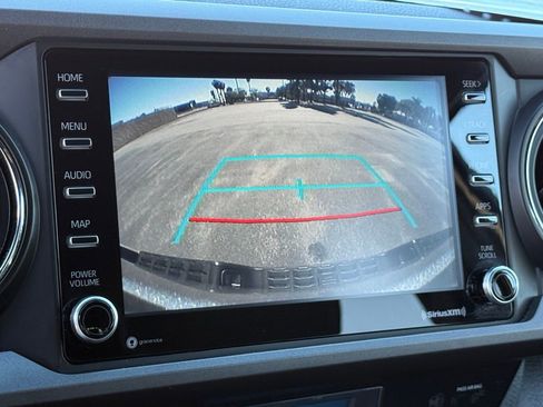 Used 2022 Toyota Tacoma TRD Sport image 10