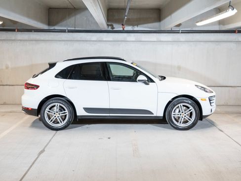 Certified 2018 Porsche Macan AWD/4WD image 8
