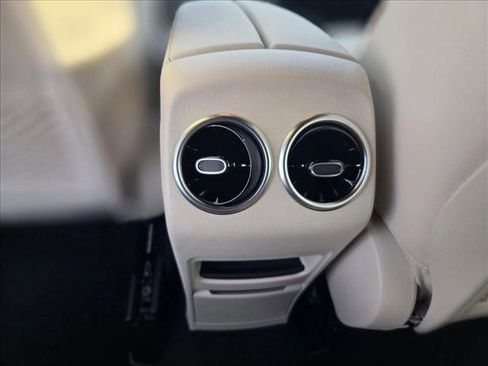 Certified 2025 Mercedes-Benz GLA 250 image 16