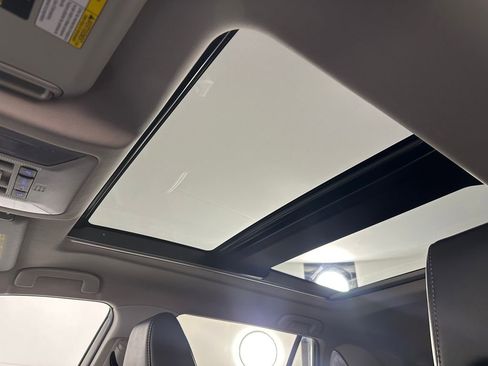 Used 2022 Toyota RAV4 Limited image 25