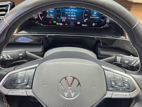 Certified 2025 Volkswagen Atlas SE FWD image 26
