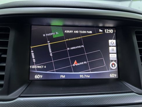 Used 2019 Nissan Pathfinder SL AWD/4WD image 23