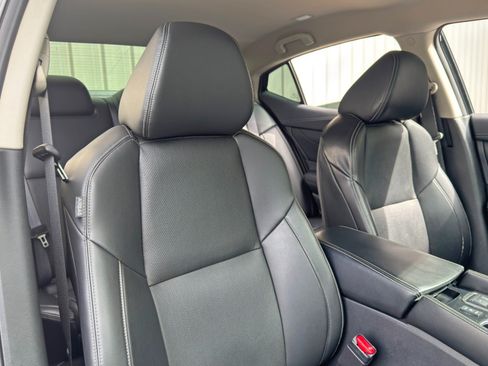 Used 2022 Nissan Maxima SV w/ Floor Mat Group FWD image 33
