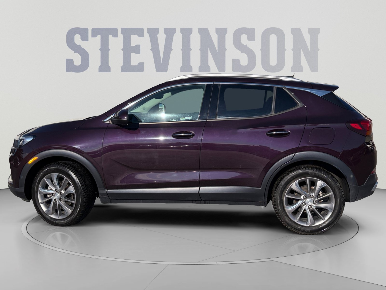 Used 2021 Buick Encore GX Essence w/ Advanced Technology Package AWD/4WD image 2