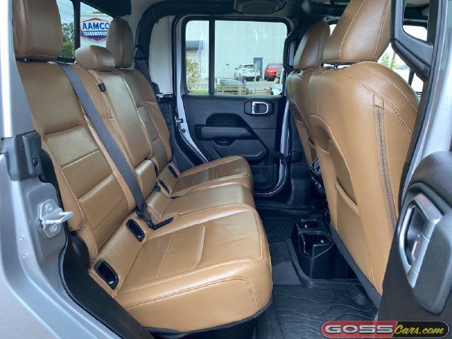 Used 2020 Jeep Gladiator Overland w/ Dual Top Group AWD/4WD image 7