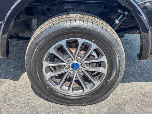 Used 2018 Ford F150 XLT w/ Equipment Group 302A Luxury RWD image 12