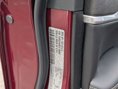 New 2026 Jeep Grand Cherokee Altitude image 12