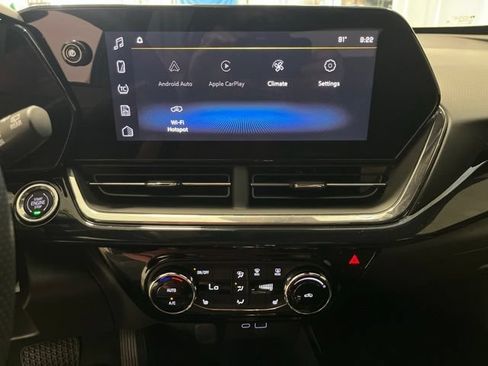 Used 2026 Chevrolet Trax RS FWD image 14