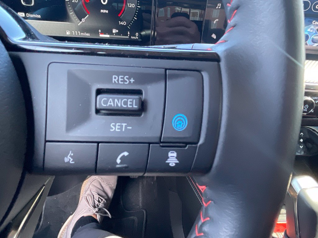 Certified 2025 Nissan Kicks SR AWD/4WD image 17
