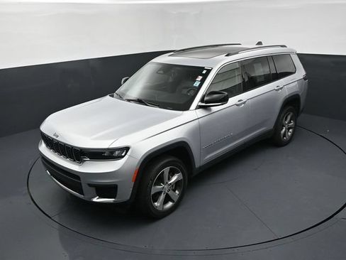 Used 2021 Jeep Grand Cherokee L Limited w/ Luxury Tech Group II AWD/4WD image 14