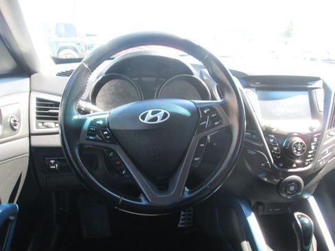 Used 2014 Hyundai Veloster Turbo FWD image 12