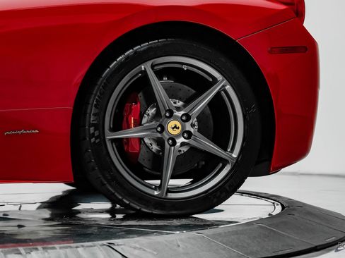 Used 2015 Ferrari 458 Italia Coupe RWD image 97