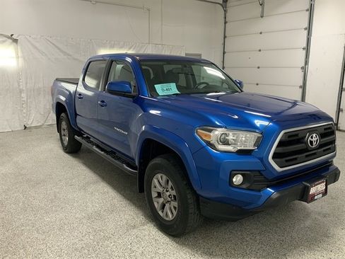 Used 2016 Toyota Tacoma SR5 image 3