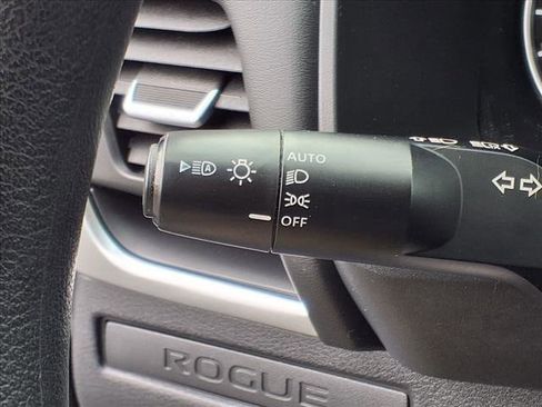 Used 2021 Nissan Rogue S image 16