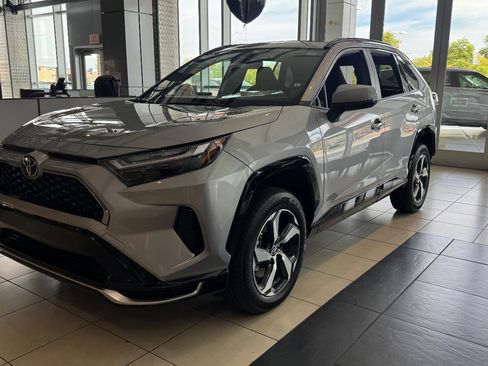 New 2025 Toyota RAV4 SE image 2