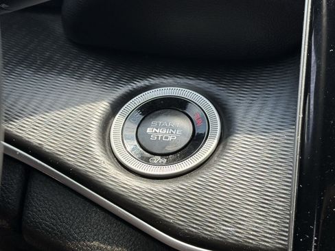 Used 2025 Jeep Grand Cherokee Laredo RWD image 25