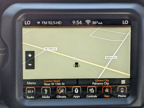 Used 2018 Jeep Wrangler Unlimited Sahara AWD/4WD image 15