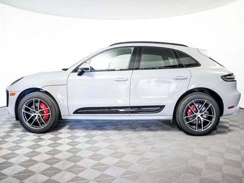 Certified 2025 Porsche Macan S image 2