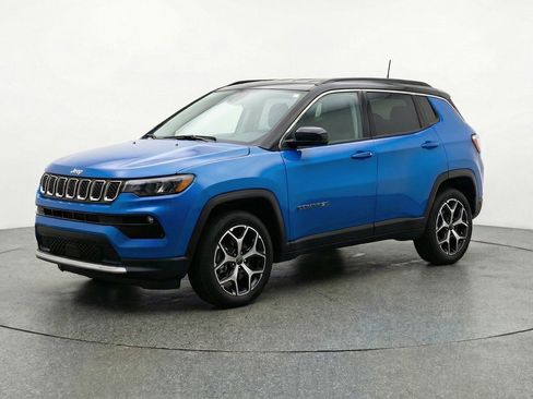 Used 2025 Jeep Compass Limited AWD/4WD image 3