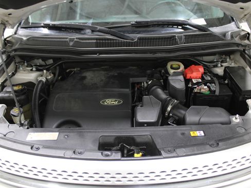 Used 2013 Ford Explorer XLT image 38