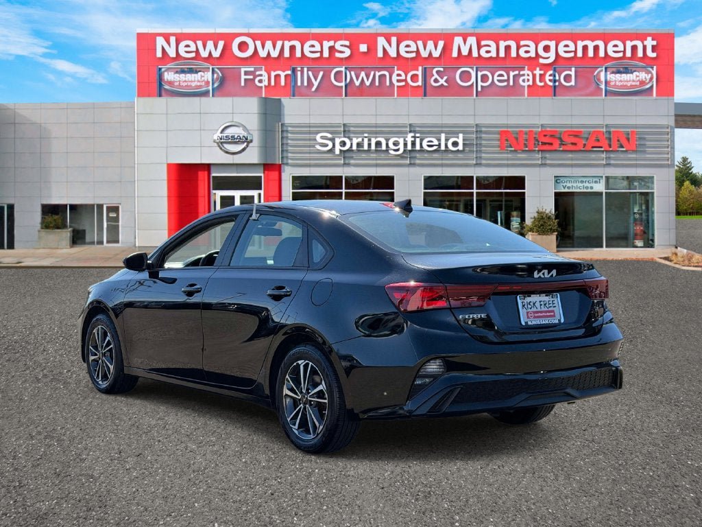 Used 2024 Kia Forte LXS FWD image 5