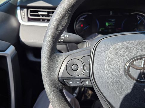 Used 2025 Toyota RAV4 LE image 27