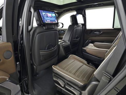 Used 2026 GMC Yukon Denali Ultimate AWD/4WD image 44