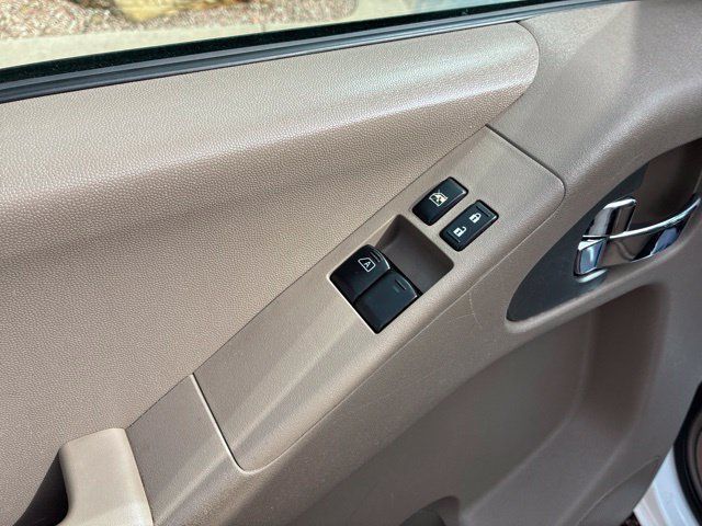 Used 2012 Nissan Frontier SV AWD/4WD image 17