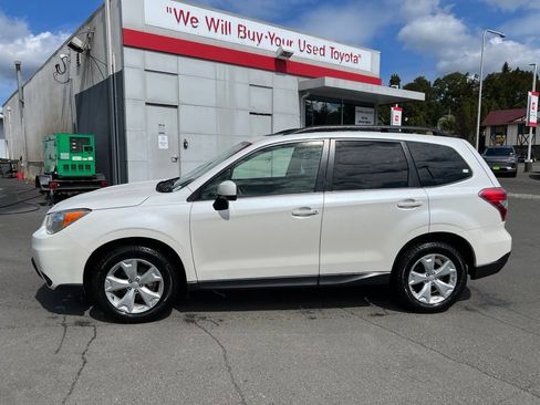 Used 2014 Subaru Forester 2.5i Premium w/ All-Weather Package AWD/4WD image 7