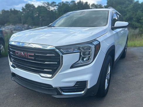 Used 2022 GMC Terrain SLE w/ Driver Convenience Package image 2
